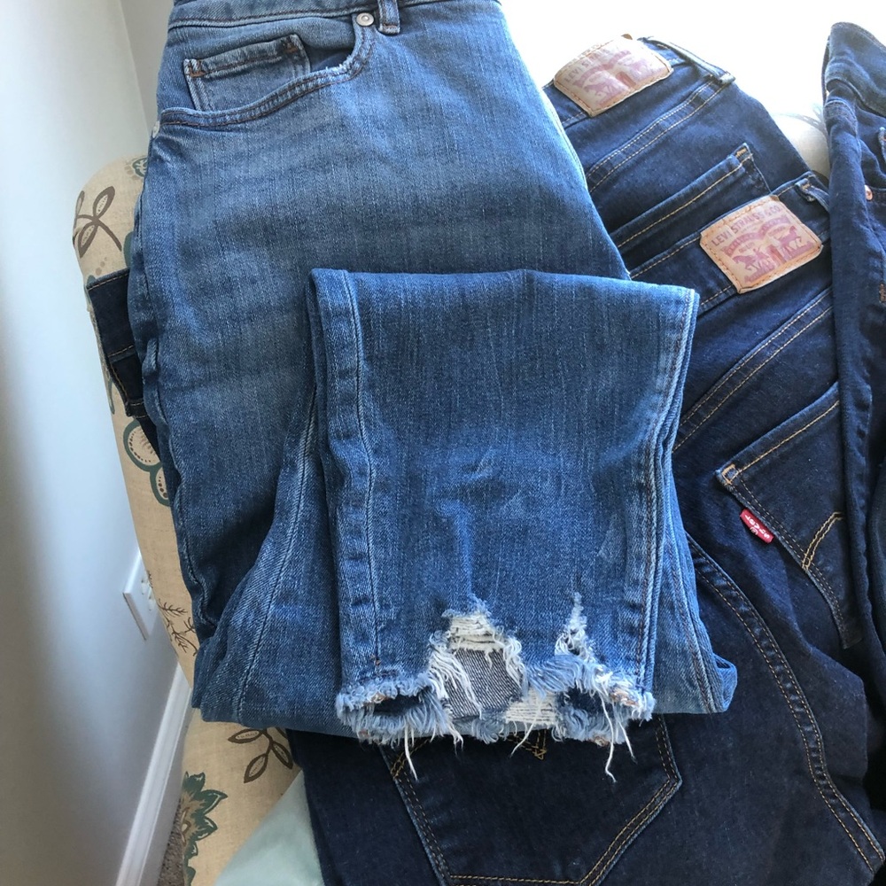 Blue Ankle Cropped Distressed Jeans